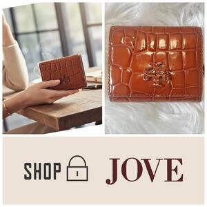 NEW RARE $235 Tory Burch Britten Embossed Crocodile Bifold wallet Amber Brown